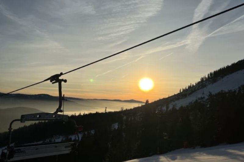 Lyžovačka ve středisku srovnatelném s alpskými ski areály!